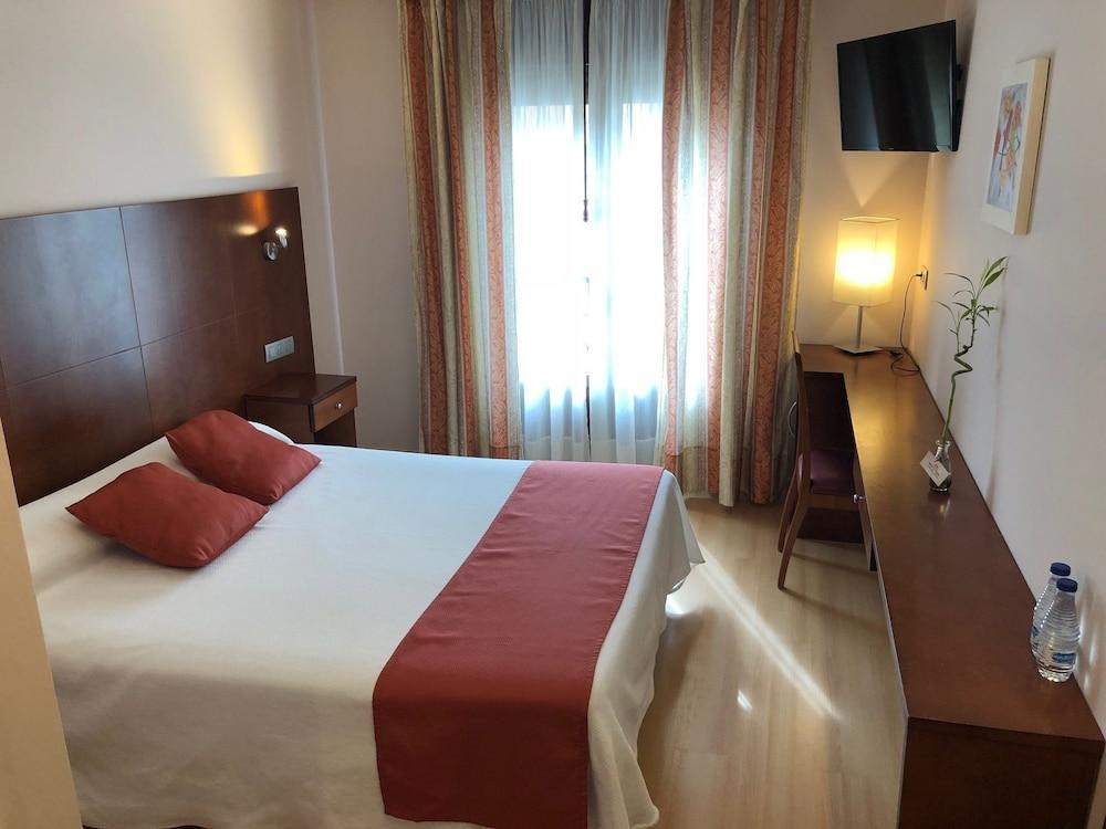 Hotel Jaqués Jaca Extérieur photo