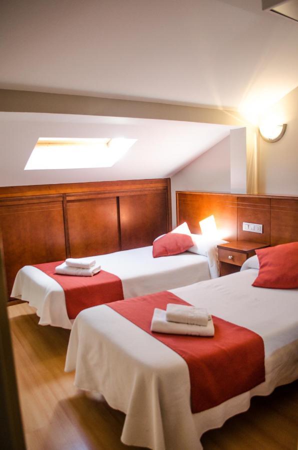 Hotel Jaqués Jaca Extérieur photo