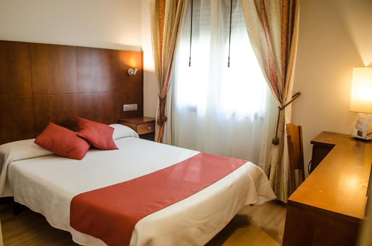 Hotel Jaqués Jaca Extérieur photo