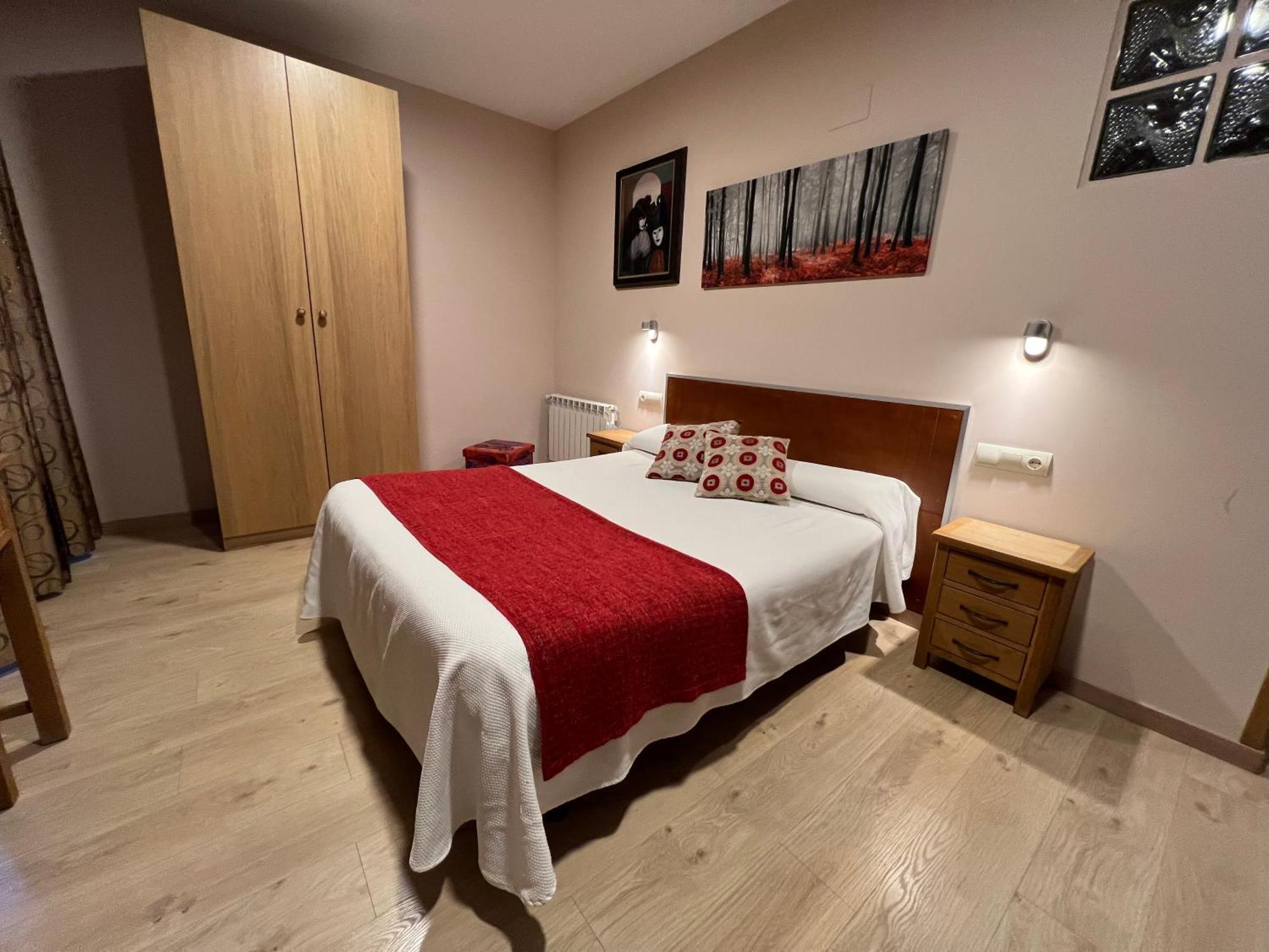 Hotel Jaqués Jaca Extérieur photo